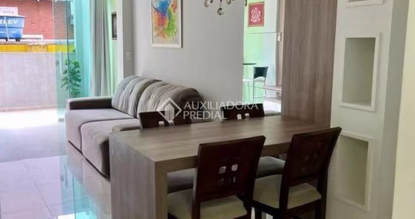 Apartamento com 2 quartos para alugar na Rua 2950, 390, Centro, Balneário Camboriú