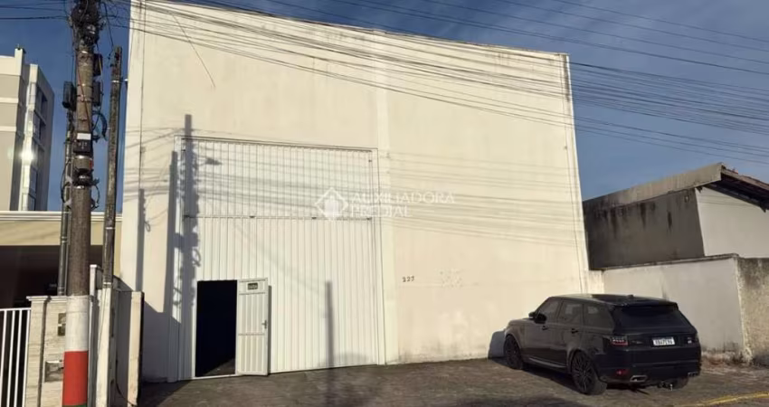 Barracão / Galpão / Depósito para alugar na Salvador, 623, Centro, Camboriú
