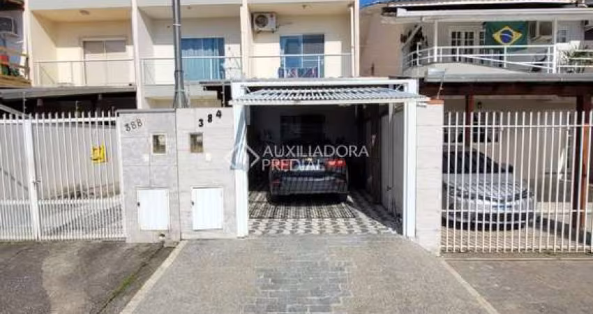 Casa com 2 quartos à venda na Cabul, 384, Santa Regina, Camboriú