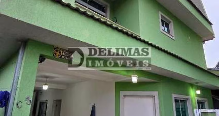 CASA / SOBRADO TRIPLEX EM CONDOMÍNIO COM 208M² NO ORLEANS – CURITIBA