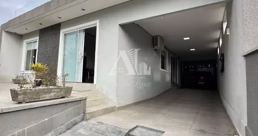 Casa com 5 quartos à venda na Rua Jasmim, Santa Catarina, Joinville