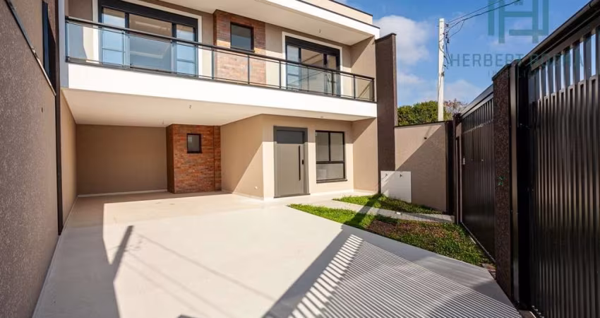 Sobrado duplex de alto padrão, com 3 suítes, sendo duas com sacada, área gourmet e 2 vagas de garag