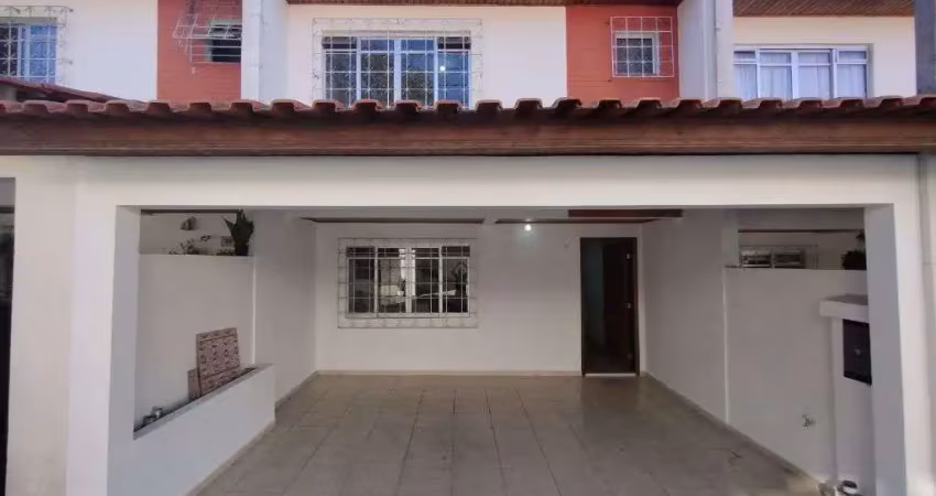 Sobrado em condominio fechado, com 3 quartos, sendo uma suite a venda no bairro alto, proximo ao terminal