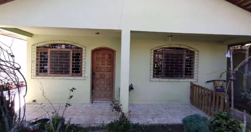 Excelente casa residencial/comercial com amplo espaco, area gourmet, garagem coberta e localizacao privilegiada a venda em sao jose dos pinhais