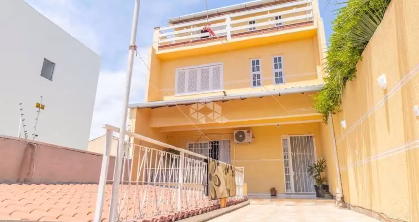 Casa / 3 Dormitórios / 3 Vagas / Bento Gonçalves / Partenon / Porto Alegre / RS
