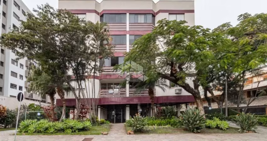 Apartamento 2 dormitórios/quartos,  dependência e garagem/box