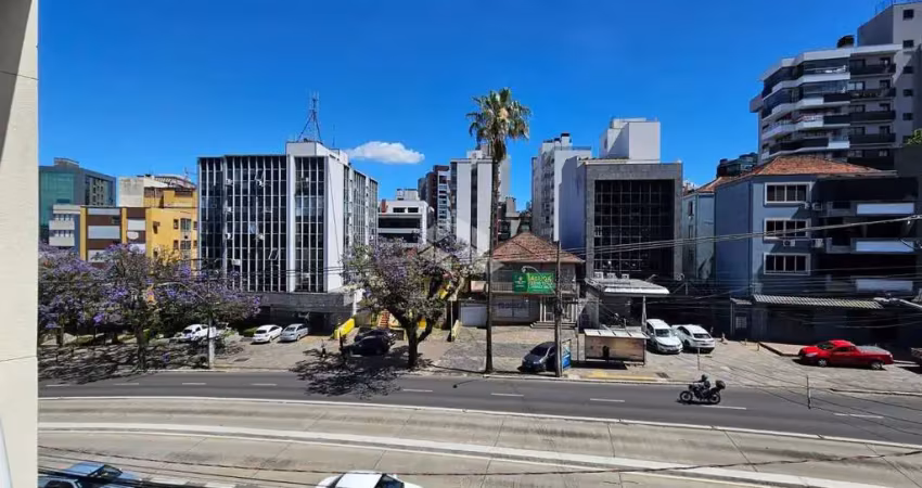 Petróplis apartamento 93m, 02 dormitórios, sendo 01 com sacada, aceita pet