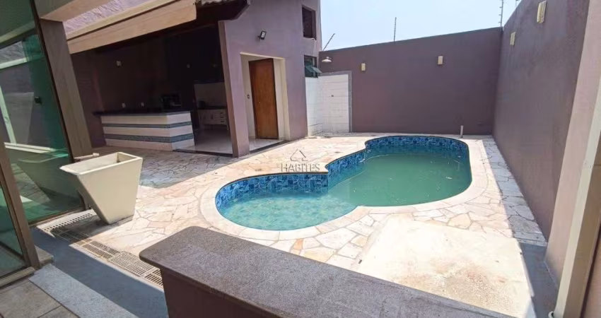 Casa 03 Dormitórios e Piscina no Jardim Paraíso II