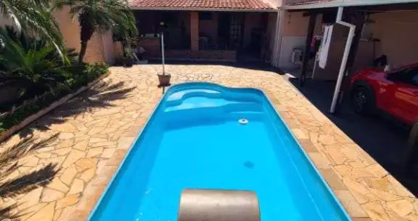 Encantadora casa com piscina