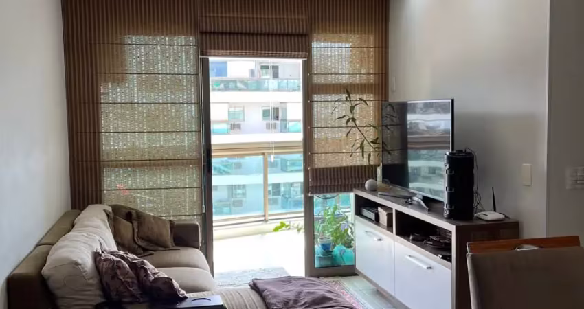 Apartamento - 70 m² - 2 quartos - Condomínio Residencial Life - Recreio dos Bandeirantes