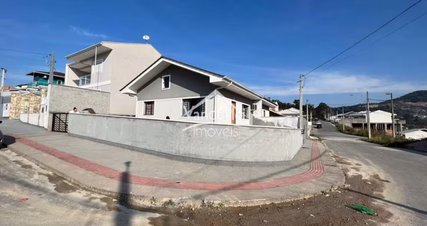 Casa no Lot Jardins 3 de esquina no bairro Bela Vista em Palhoça - SC