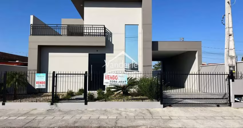 Ampla casa duplex com vista para o cambirela com 03 quartos sendo 01 suíte na guarda do cubatão em palhoça - sc