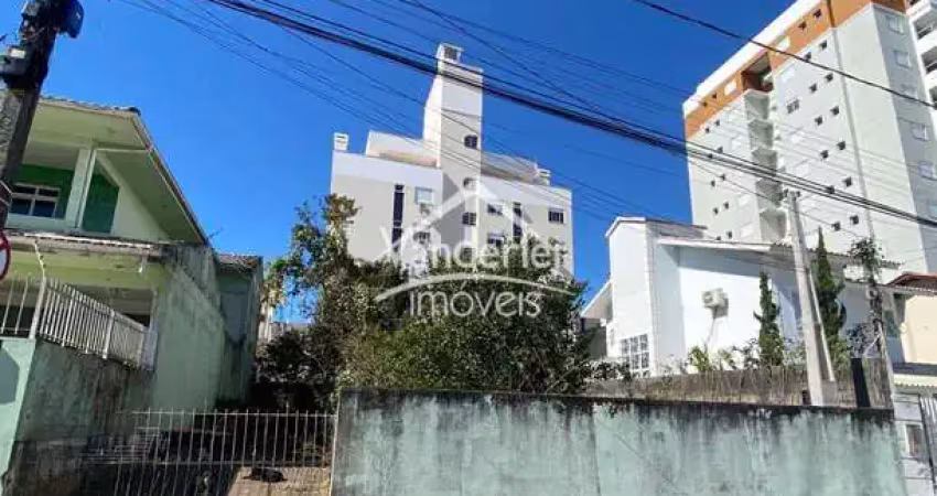 Terreno murado de 300m² com escritura pública em excelente localização no pagani em palhoça - sc