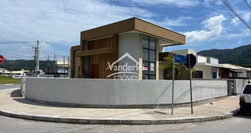 Casa de esquina no vale verde com 03 quartos, sendo 01 suíte no bairro bela vista em palhoça - sc