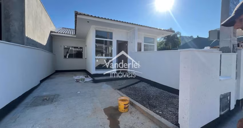 Casa no Lot Jardins com 02 quartos, no bairro Bela Vista em Palhoça - SC