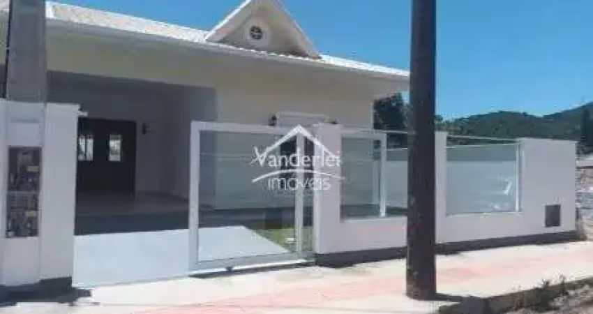 Casa na Praia de Fora, 87m²com 03 quartos, sendo 01 suíte  em Palhoça - SC