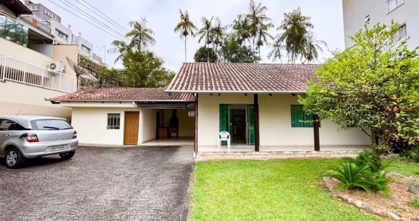 Vendo casa semi mobiliada, 03 quartos - bairro escola agrícola