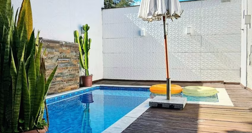 Vendo Lindo Sobrado Triplex Mobiliado, com Piscina - Bairro Fidélis