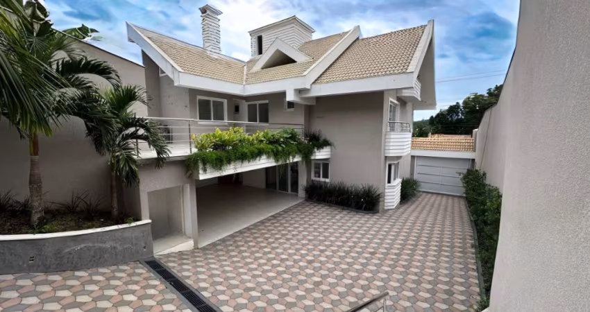 Vendo Maravilhosa Casa, Alto Padrão, Bairro Escola Agrícola - Blumenau