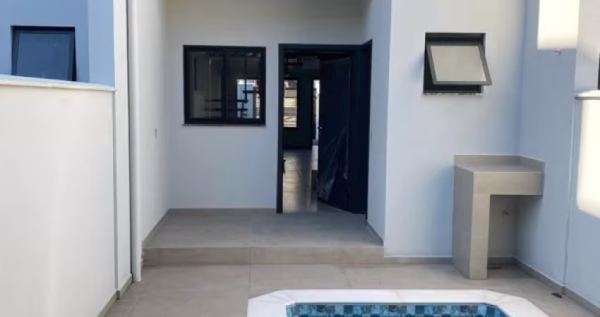 endo Sobrado com Piscina, 03 Quartos - Bairro Velha