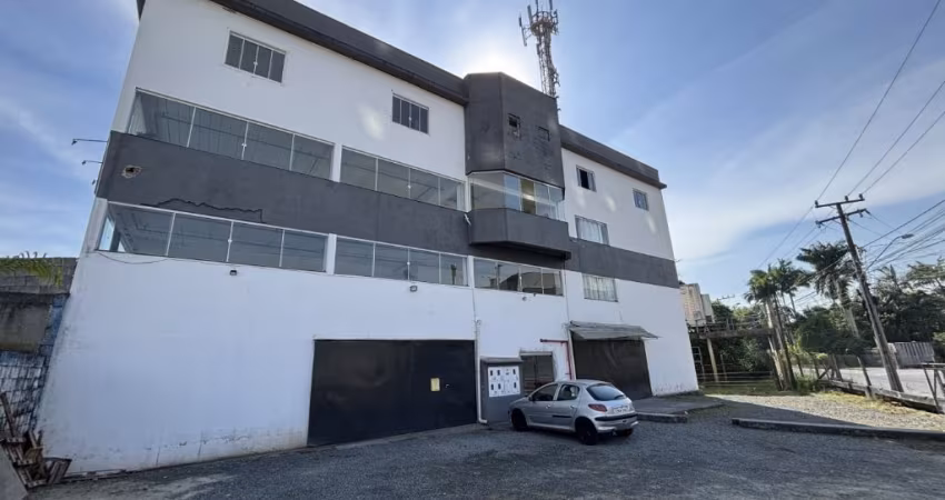 Apartamento para locação no bairro Itoupava Central.