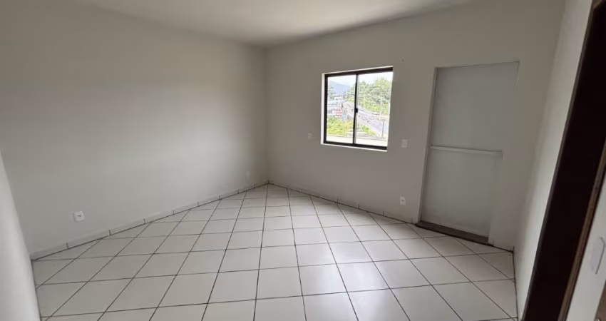 Alugo apartamento 3 dormitórios , Bairro Agua Verde