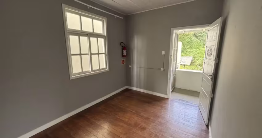 Alugo sala comercial com 30m² - no bairro garcia em  blumenau