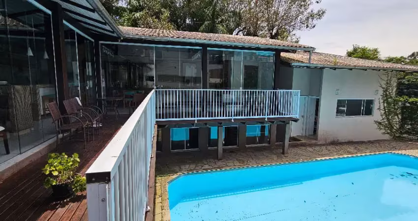 Vendo casa alto padrão 02 pavimentos e piscina - bairro água verde