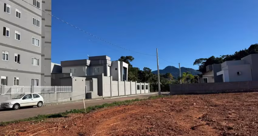 Vendo terreno amplo e plano com 822 m², bairro rio morto - em indaial