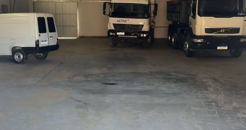 Alugo galpão com 600m² e entrada de caminhões - bairro vila nova, em luiz alves