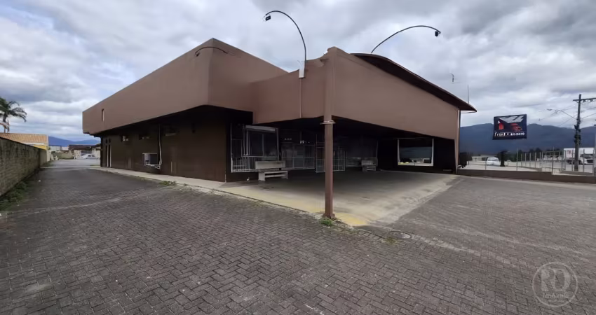 Alugo galpão com 378m² com amplo estacionamento em indaial sc