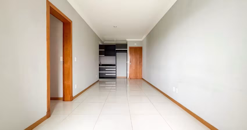 Alugo apartamento semi mobiliado com 03 quartos - velha  central