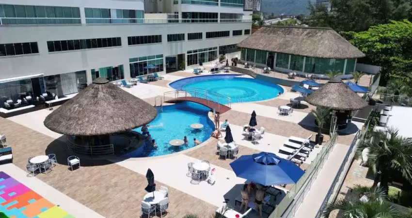 Luxo à Beira-Mar: Apartamento 4 Suítes