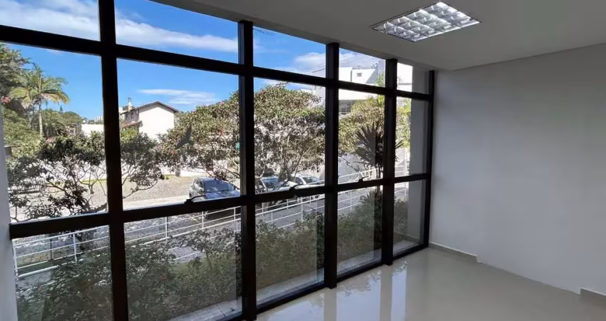 Sala comercial para alugar na Rua Rouxinol, 148, Ariribá, Balneário Camboriú