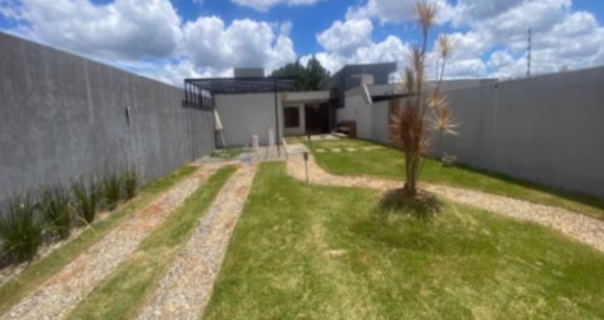 Vendo casa em condomínio fechado em Vicente Pires
