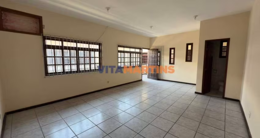 Sala de 35m² para locação fixa por R$1.200,00 + Taxas no Parque Central em Cabo Frio/RJ