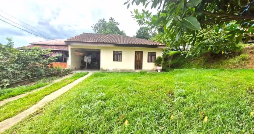 Casa à venda no Fidélis, Blumenau 