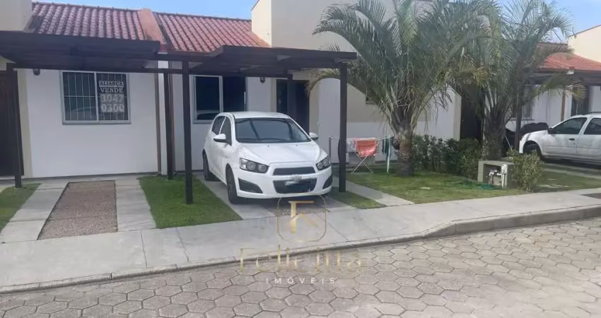 Casa com 02 dormitórios em Forquilhas, São José/SC