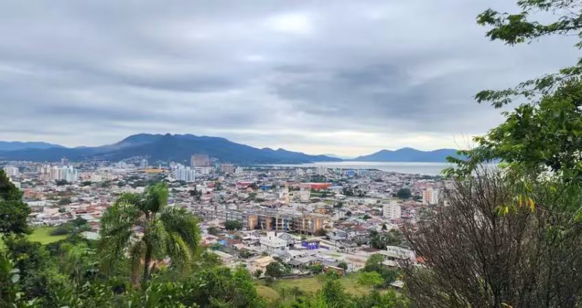 Terreno à venda na Rua Julio Teodoro Martins, Fundos, Biguaçu