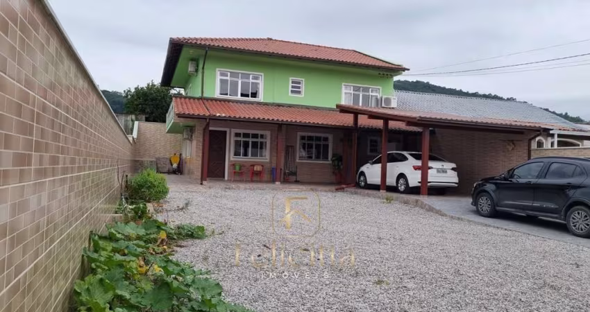 Casa à venda no bairro Rio Caveiras - Biguaçu/SC
