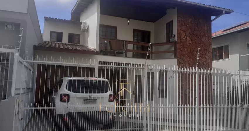 Casa à venda no bairro Estreito - Florianópolis/SC