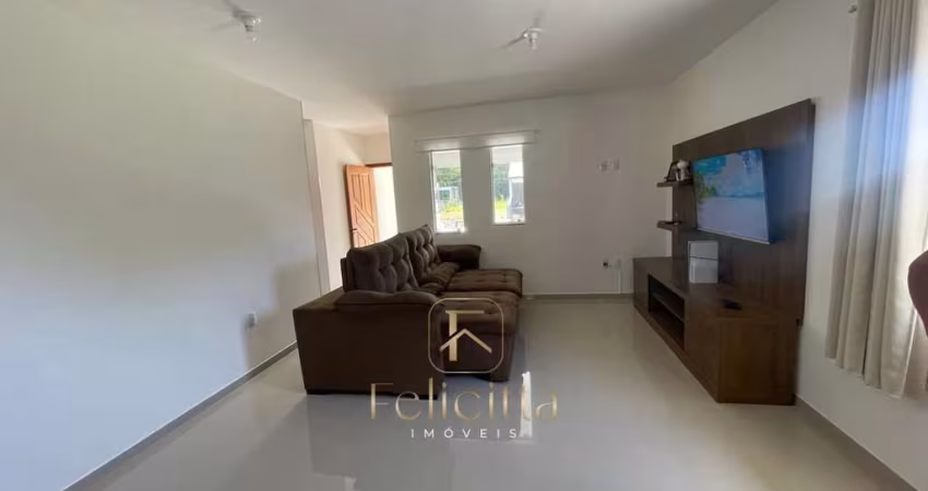 Casa com 03 dormitórios 01 suite em Forquilhas m São José.