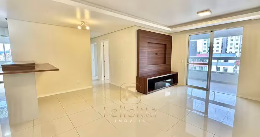Apartamento com 03 dormitórios sendo 01 suíte na Praia Comprida em São José/SC