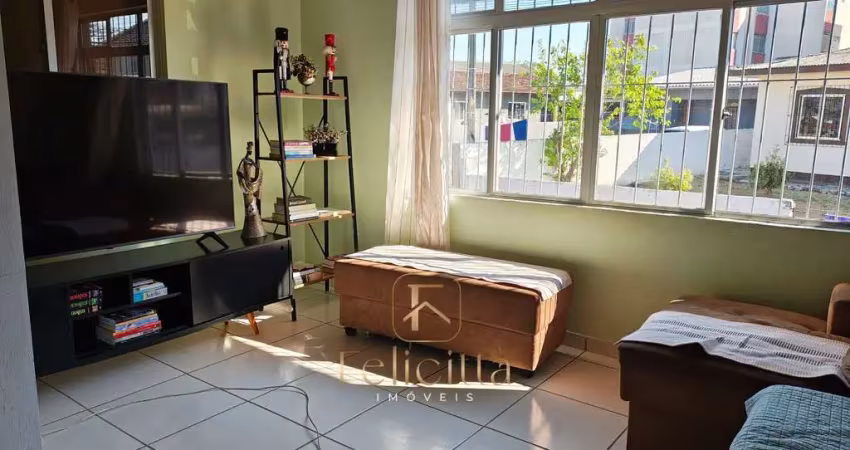 Casa sobrado à venda com 03 dormitórios, 02 suítes no bairro são luiz, em são josé/sc