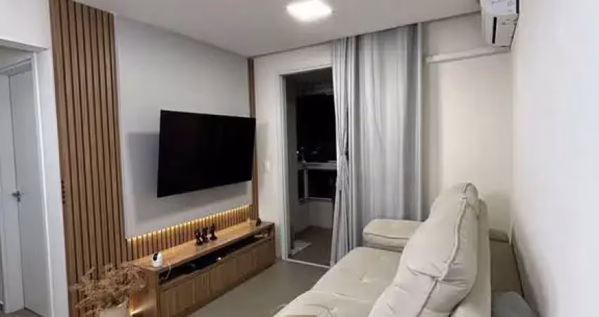 Apartamento com 02 dormitórios 01 suite no bairro serraria em são josé/sc