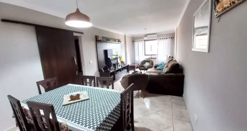 Apartamento amplo com 2 dormitórios, 1 suíte no centro - são vicente