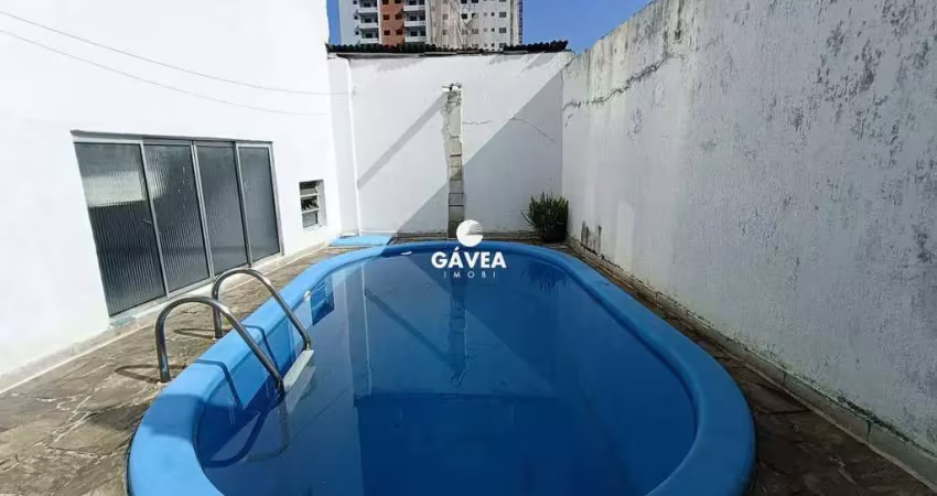 Sobrado triplex para locação na vila valença em são vicente.