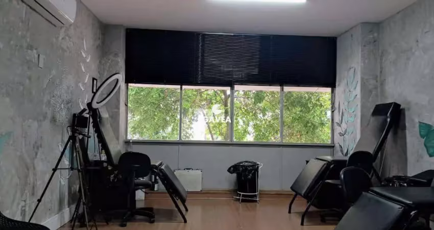 Sala comercial à venda no Gonzaga, Santos 