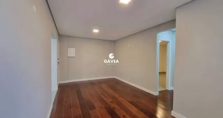 Apartamento reformado de 2 dormitórios - vista livre - campo grande
