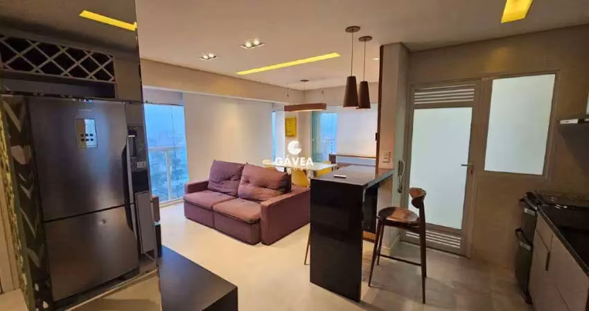 Apartamento com 2 dormitórios sendo uma suíte com duas vagas de garagem dem.(porteira fechada), no bairro da ponta da praia em santos